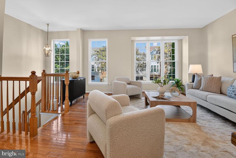 43449 Laidlow St, Chantilly, VA 20152