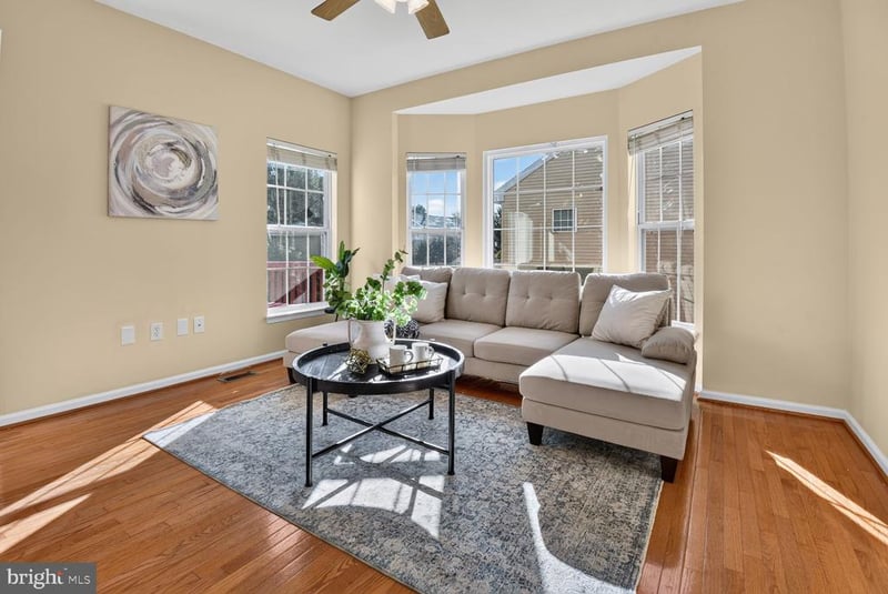 43449 Laidlow St, Chantilly, VA 20152