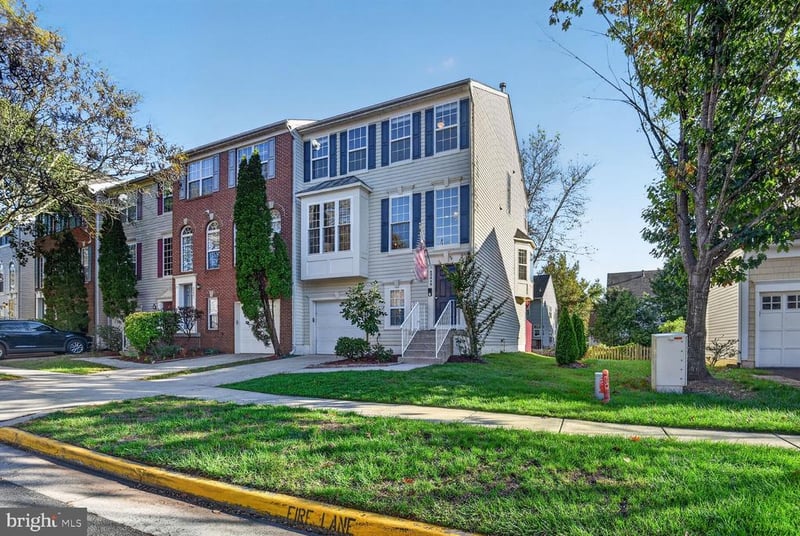 43449 Laidlow St, Chantilly, VA 20152