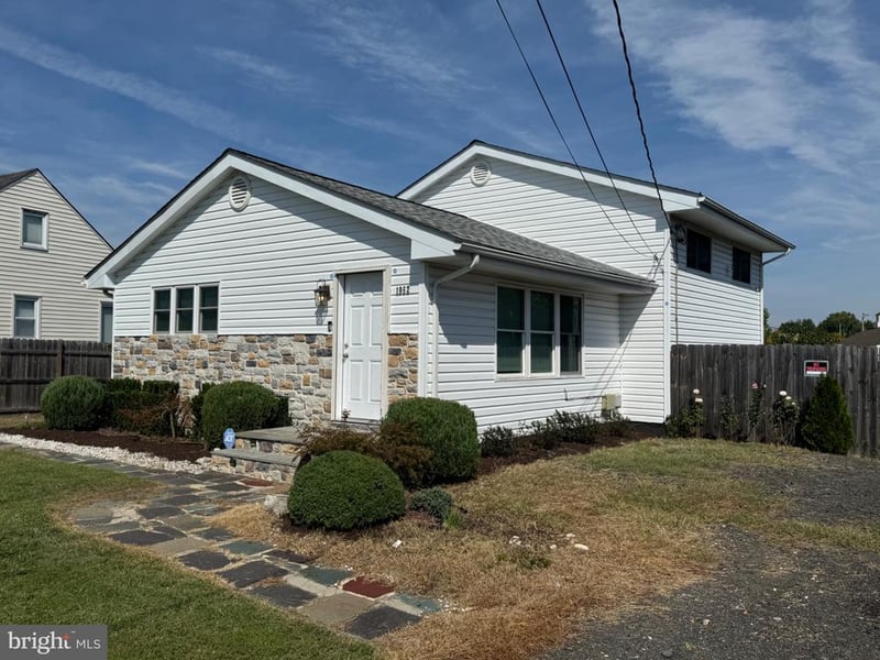 1952 Forest Dr, Annapolis, MD 21401