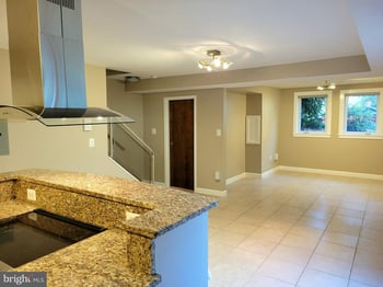 1127 N Stuart St N #4, Arlington, VA 22201