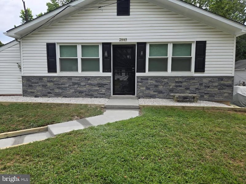 7917 Fiske Ave, Lanham, MD 20706
