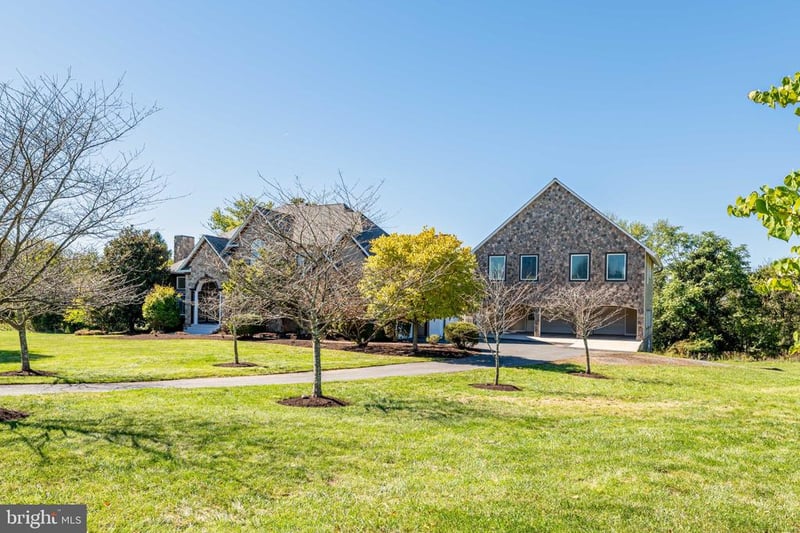 16503 Loneoak Pl, Hamilton, VA 20158