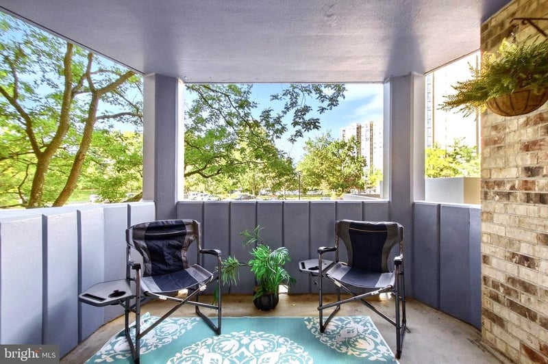 5902 Mount Eagle Dr #209, Alexandria, VA 22303