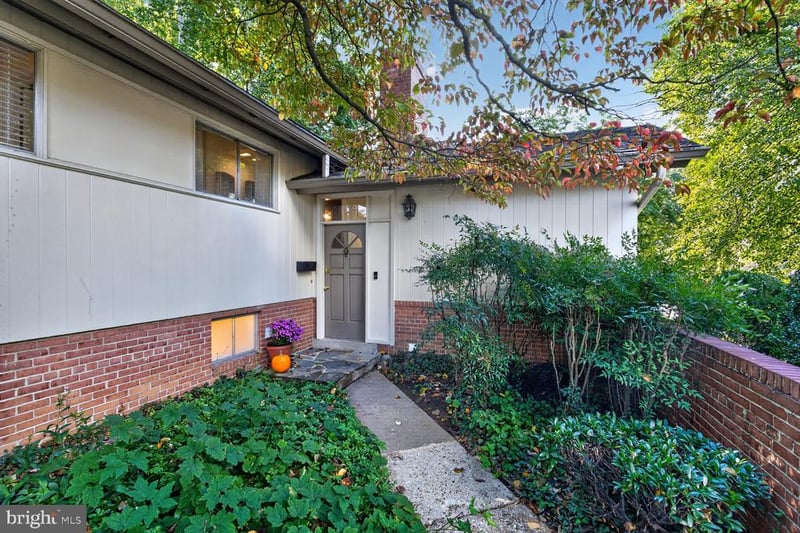 6601 Millwood Rd, Bethesda, MD 20817