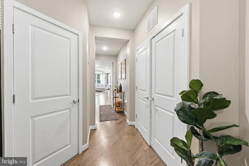 3985 Norton Pl #104, Fairfax, VA 22030