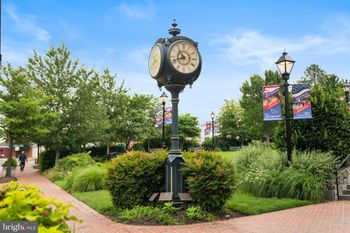 3985 Norton Pl #104, Fairfax, VA 22030