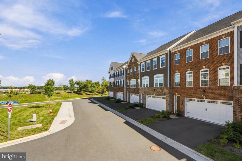 42717 Burbank Ter, Sterling, VA 20166