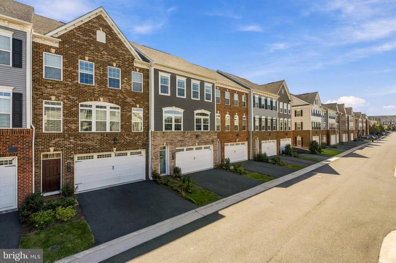 42717 Burbank Ter, Sterling, VA 20166
