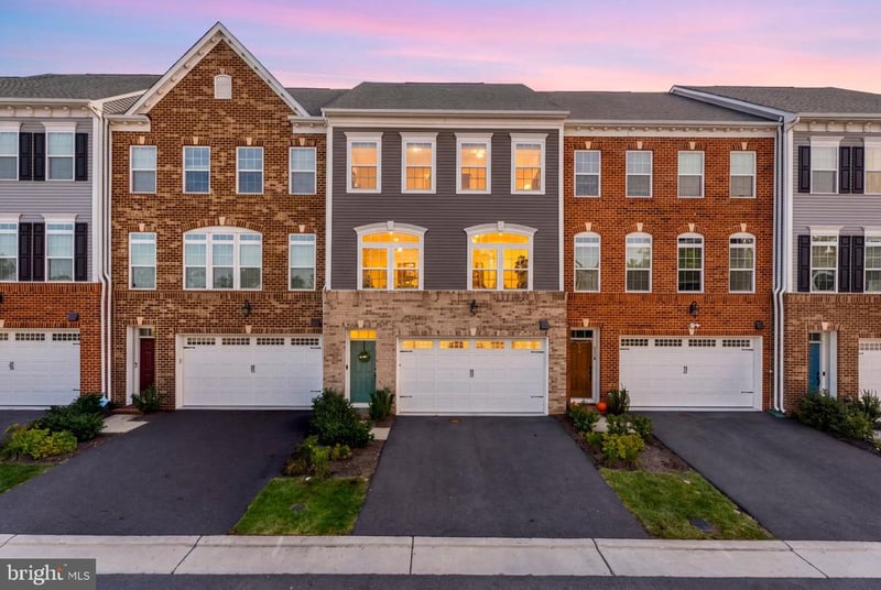 42717 Burbank Ter, Sterling, VA 20166