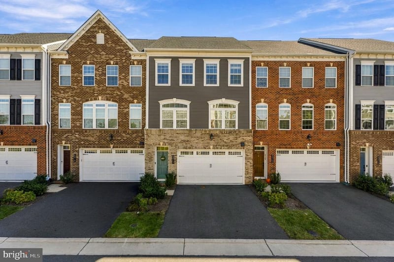 42717 Burbank Ter, Sterling, VA 20166