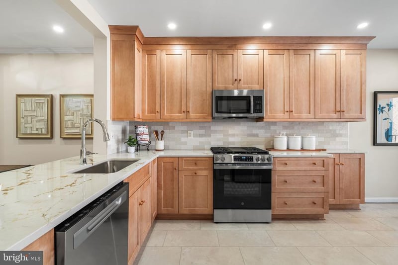 709 Massey Ln N #A, Alexandria, VA 22314