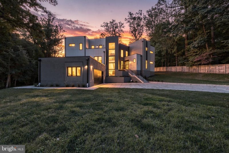 3525 Glenbrook Rd, Fairfax, VA 22031