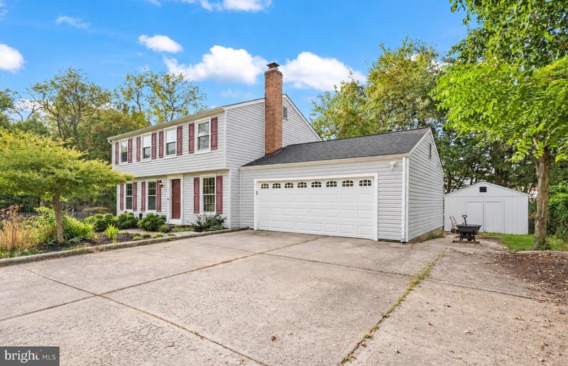 12339 Folkstone Dr, Herndon, VA 20171