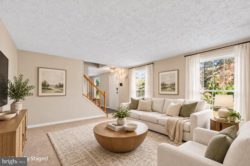 12339 Folkstone Dr, Herndon, VA 20171