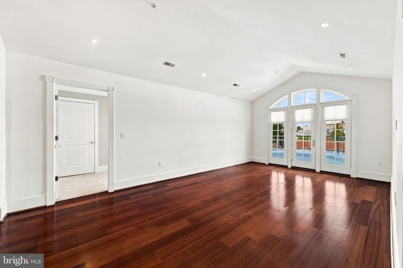 910 Powhatan St #306N, Alexandria, VA 22314