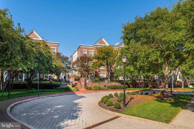 910 Powhatan St #306N, Alexandria, VA 22314