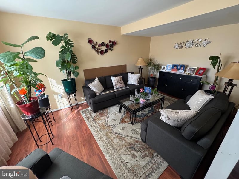 17645 Larchmont Ter, Gaithersburg, MD 20877
