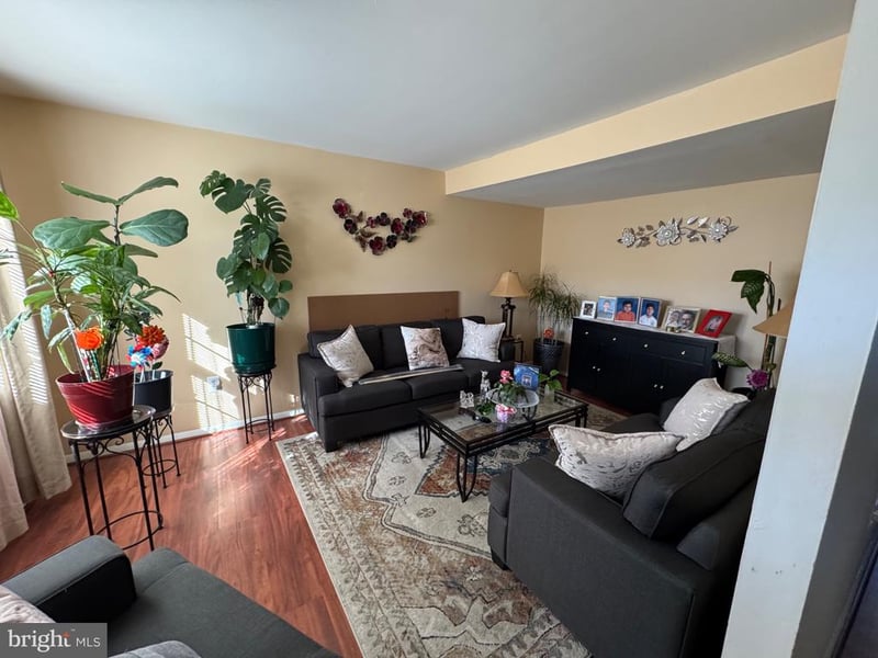 17645 Larchmont Ter, Gaithersburg, MD 20877