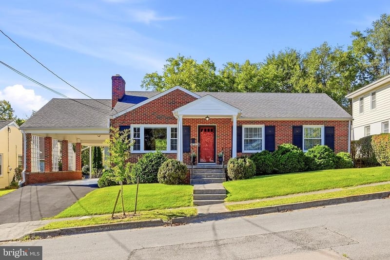 411 Mosby St, Winchester, VA 22601