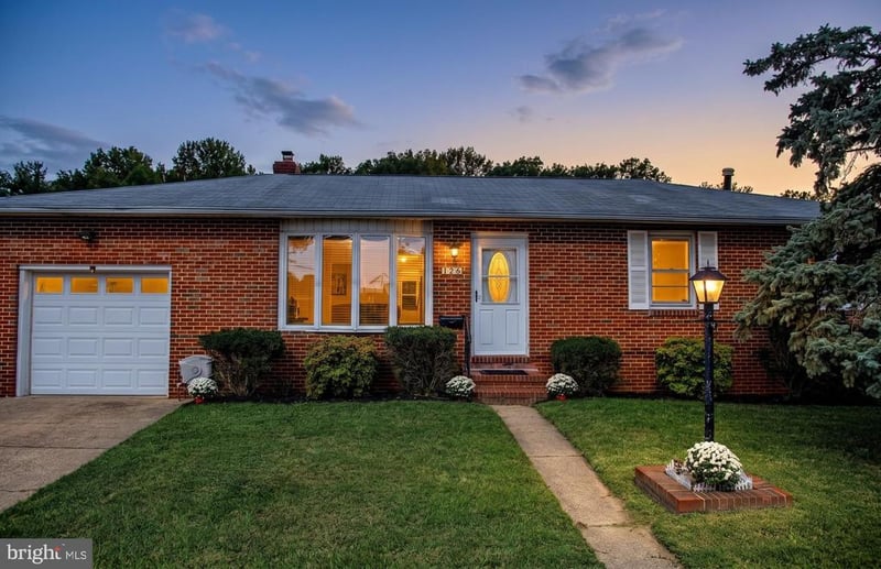 178 Riviera Dr, Pasadena, MD 21122