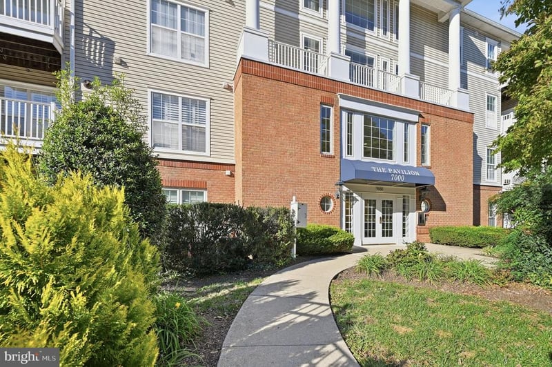 7000 Falls Reach Dr #203, Falls Church, VA 22043