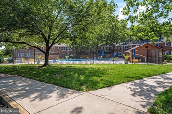 2731 S Walter Reed Dr #C, Arlington, VA 22206