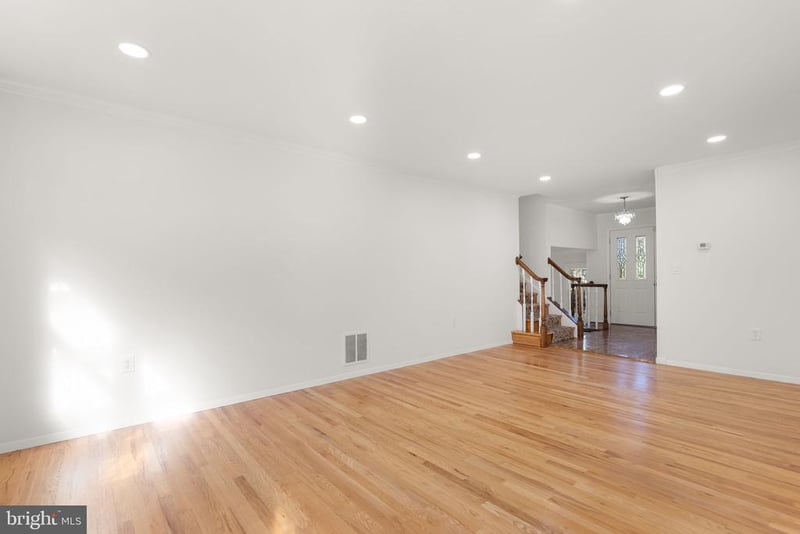 14712 Waterway Dr, Rockville, MD 20853