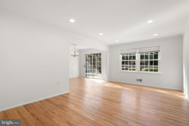 14712 Waterway Dr, Rockville, MD 20853