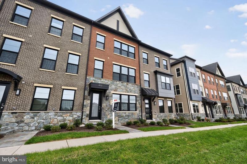 4937 Purdy Aly, Rockville, MD 20850