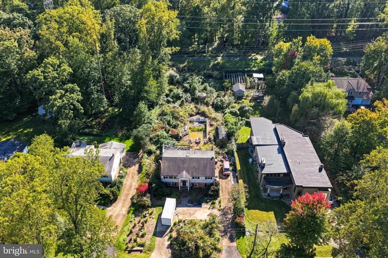8123 Westchester Dr, Vienna, VA 22182