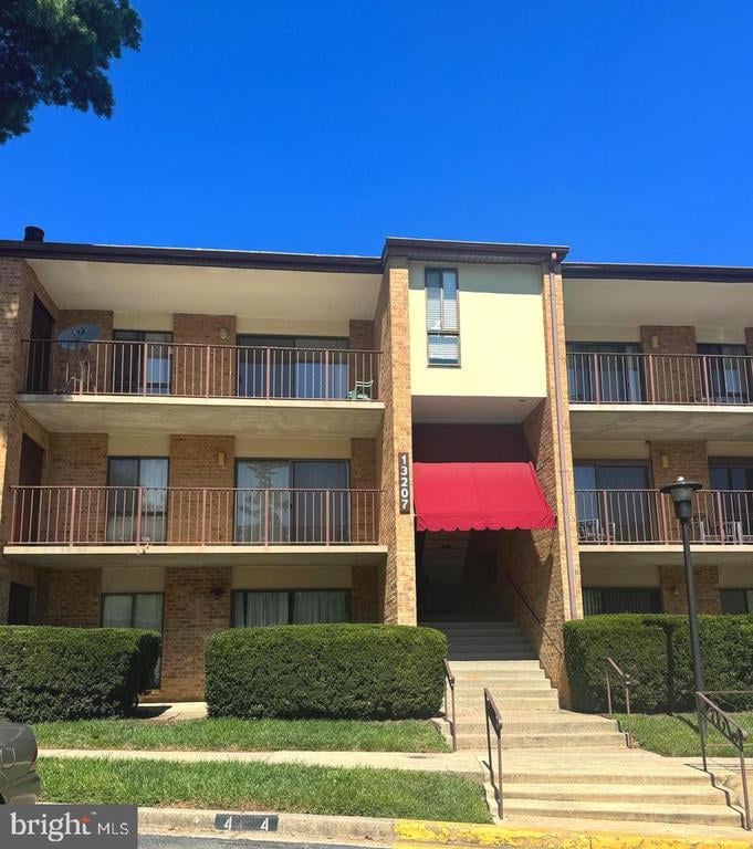 13207 Dairymaid Dr #301, Germantown, MD 20874