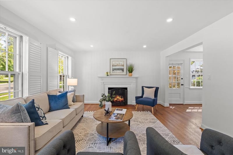 5908 Cromwell Dr, Bethesda, MD 20816