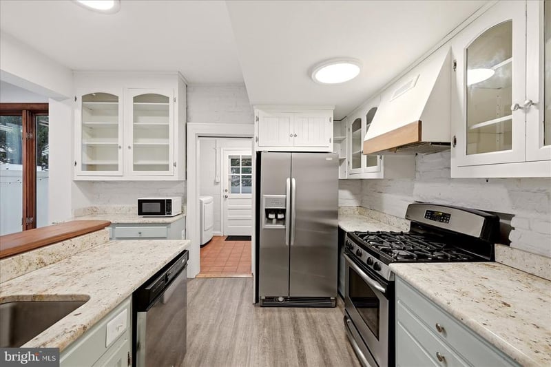 9229 Portner Ave, Manassas, VA 20110