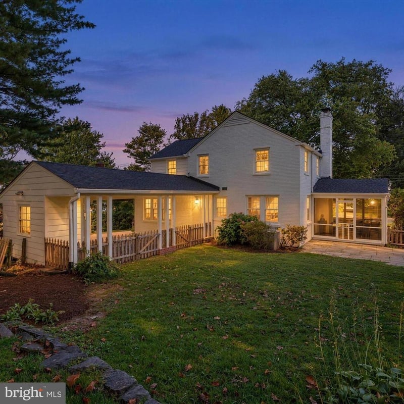 5908 Cromwell Dr, Bethesda, MD 20816