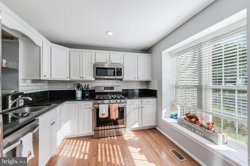 14459 Salisbury Plain Ct, Centreville, VA 20120
