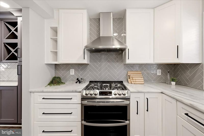 7425 Larne Ln, Lorton, VA 22079