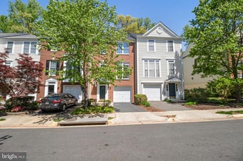 4037 Fairfax Center Hunt Trl, Fairfax, VA 22030