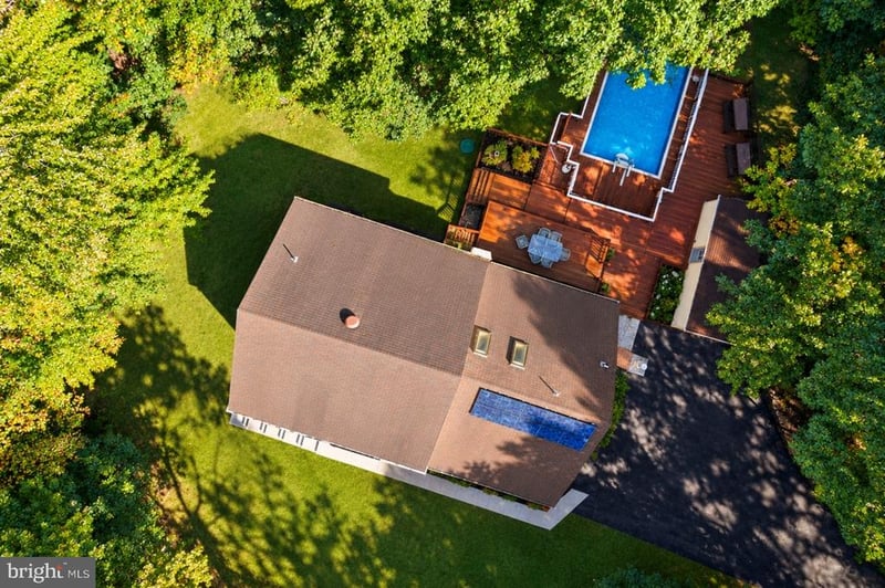8901 Misty Hollow Ln, Nokesville, VA 20181