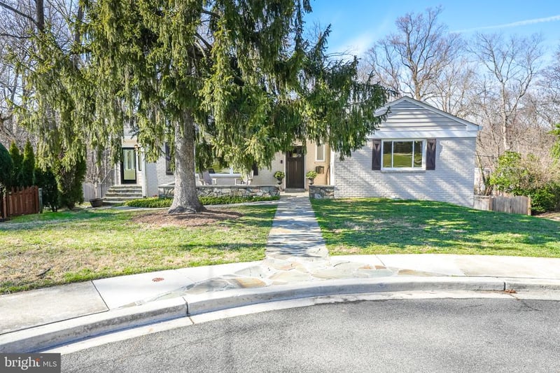 5128 Linnean Ter NW, Washington, DC 20008