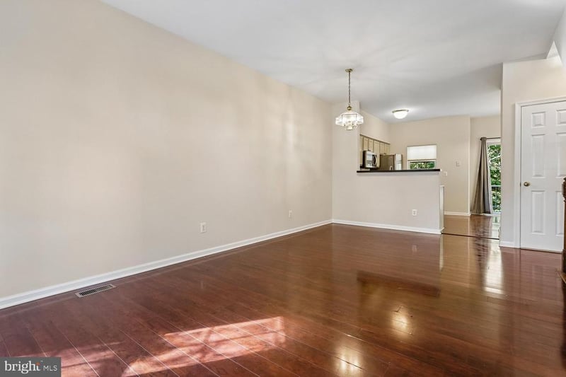 16116 Taconic Cir, Dumfries, VA 22025