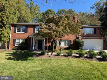 6250 Diamond Dr, Falls Church, VA 22044