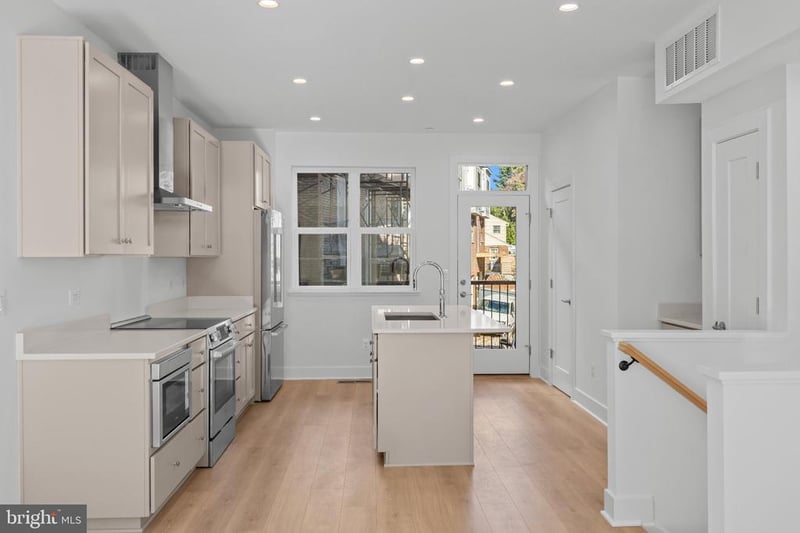 5608 Brookside Dr, Bethesda, MD 20815