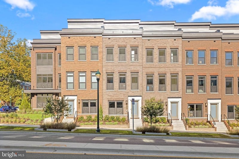 5608 Brookside Dr, Bethesda, MD 20815