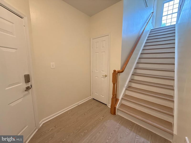 4611 Hummingbird Ln #107, Fairfax, VA 22033
