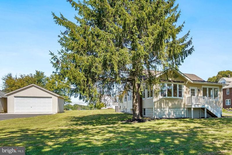 692 Ridge, Mount Airy, MD 21771