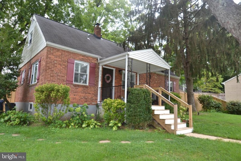 7133 Oakland Ave, Falls Church, VA 22042