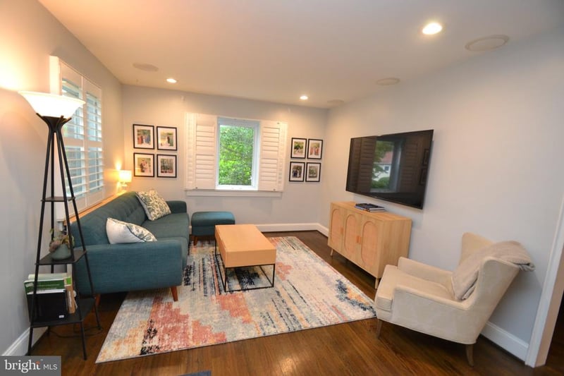 7133 Oakland Ave, Falls Church, VA 22042