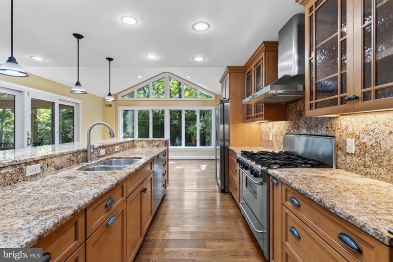 11211 Long Pine Trl, Potomac, MD 20854