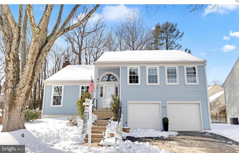 9005 Triple Ridge Rd, Fairfax Station, VA 22039